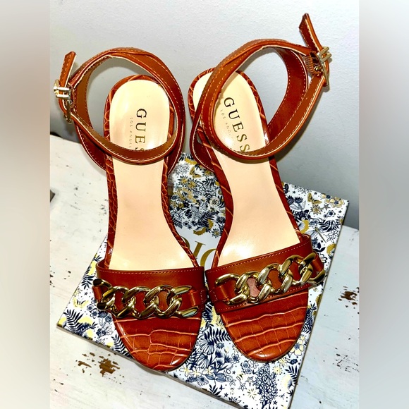 Guess Wedges - Picture 1 of 7